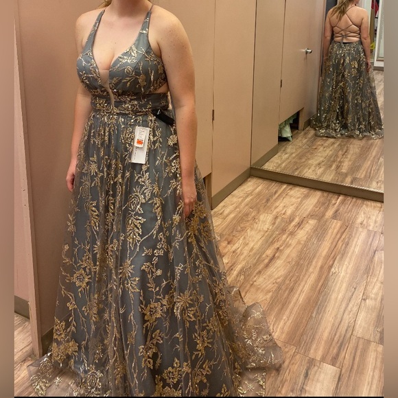 Prom dress, Fits sizes 10-12 - Picture 1 of 1